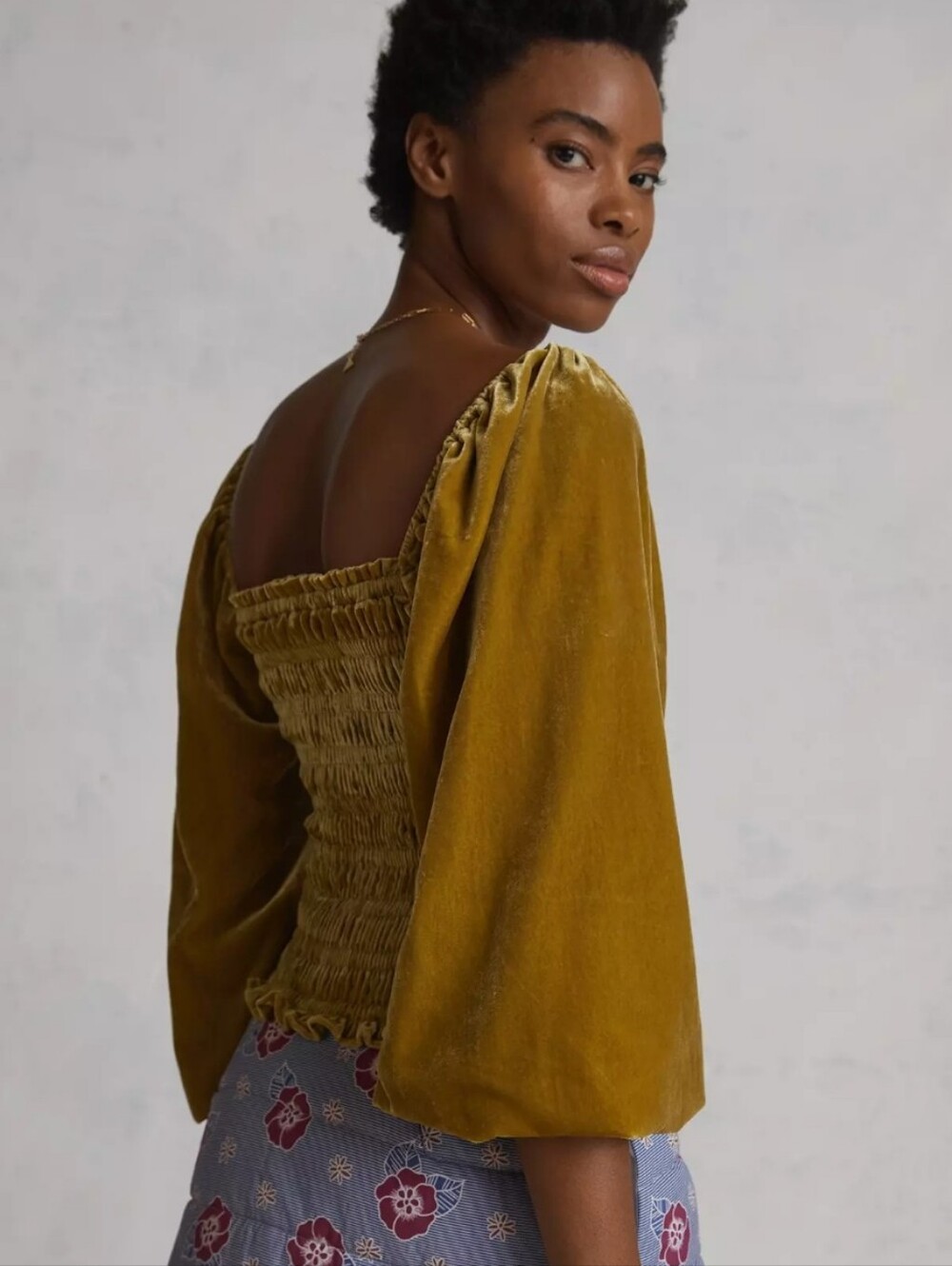by Anthropologie Cropped Top Puff Long Sleeves Smocked Velvet Gold Size Medium